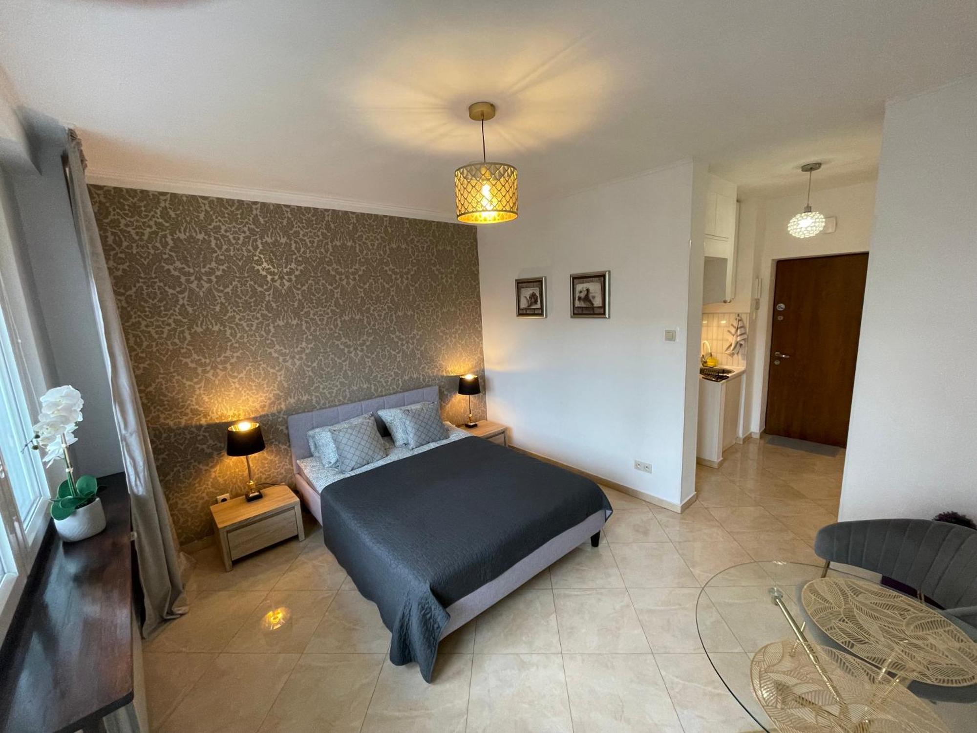 Apartament Comewa *