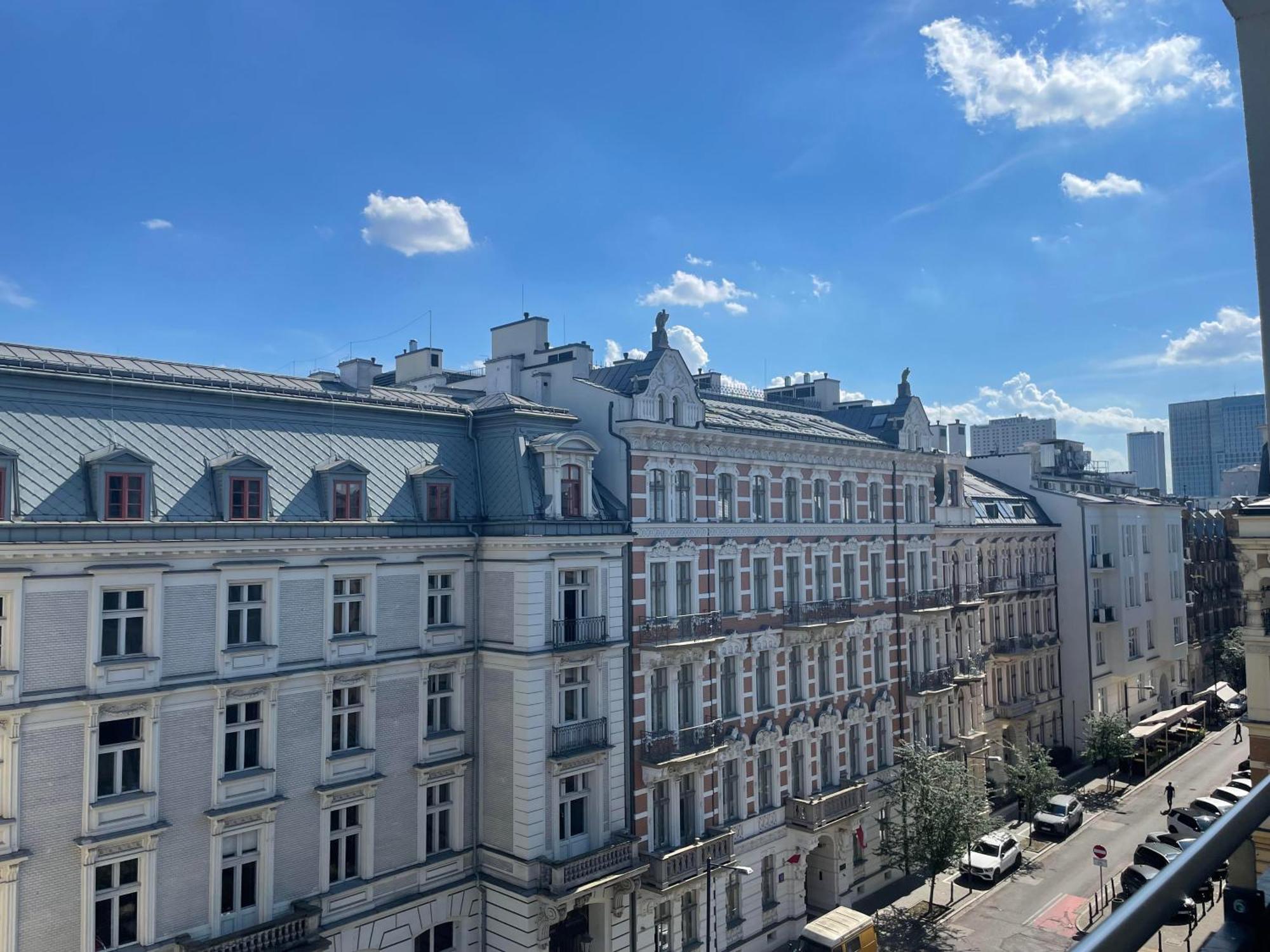 Apartament Comewa *