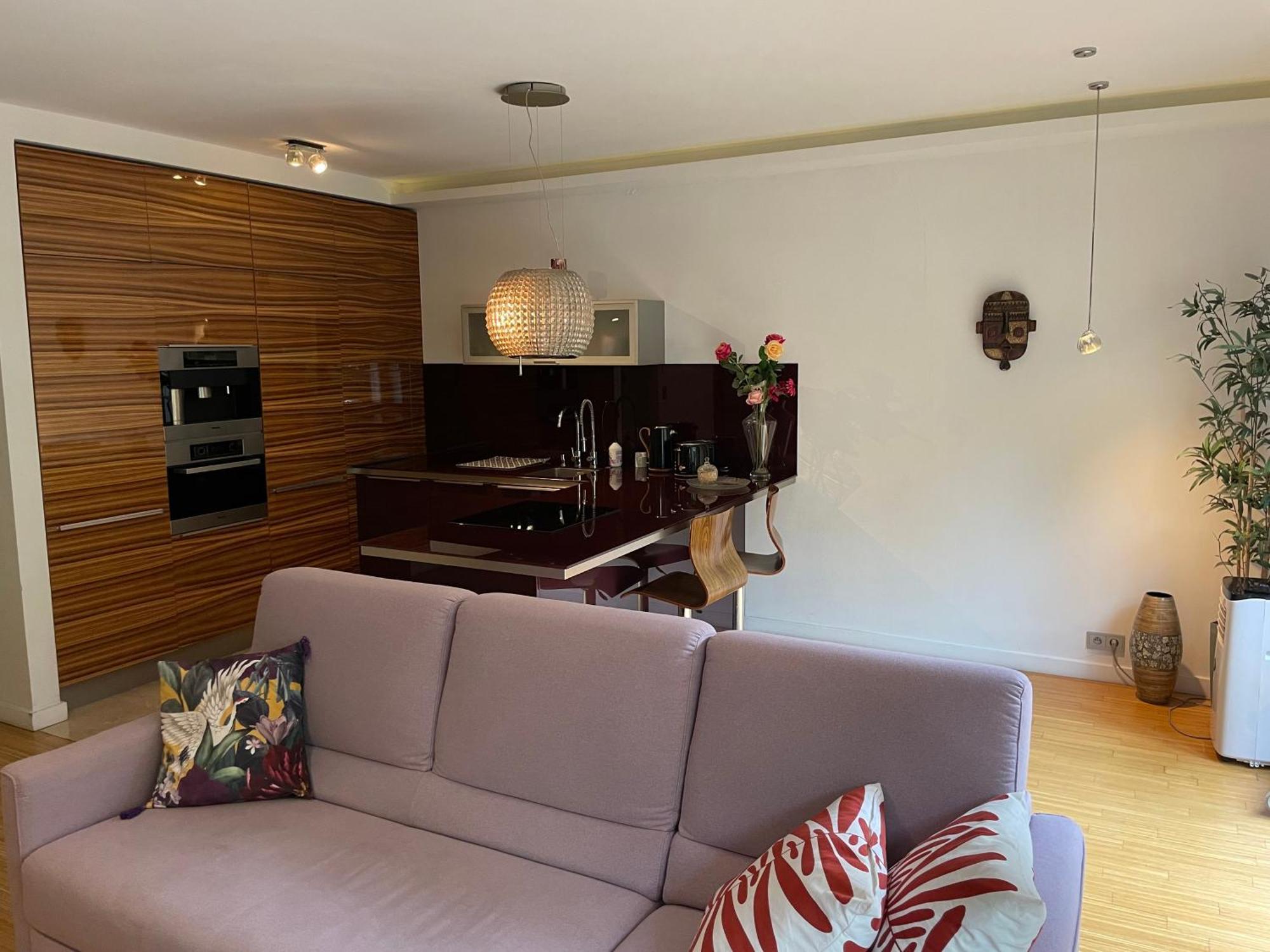 Apartament Comewa *