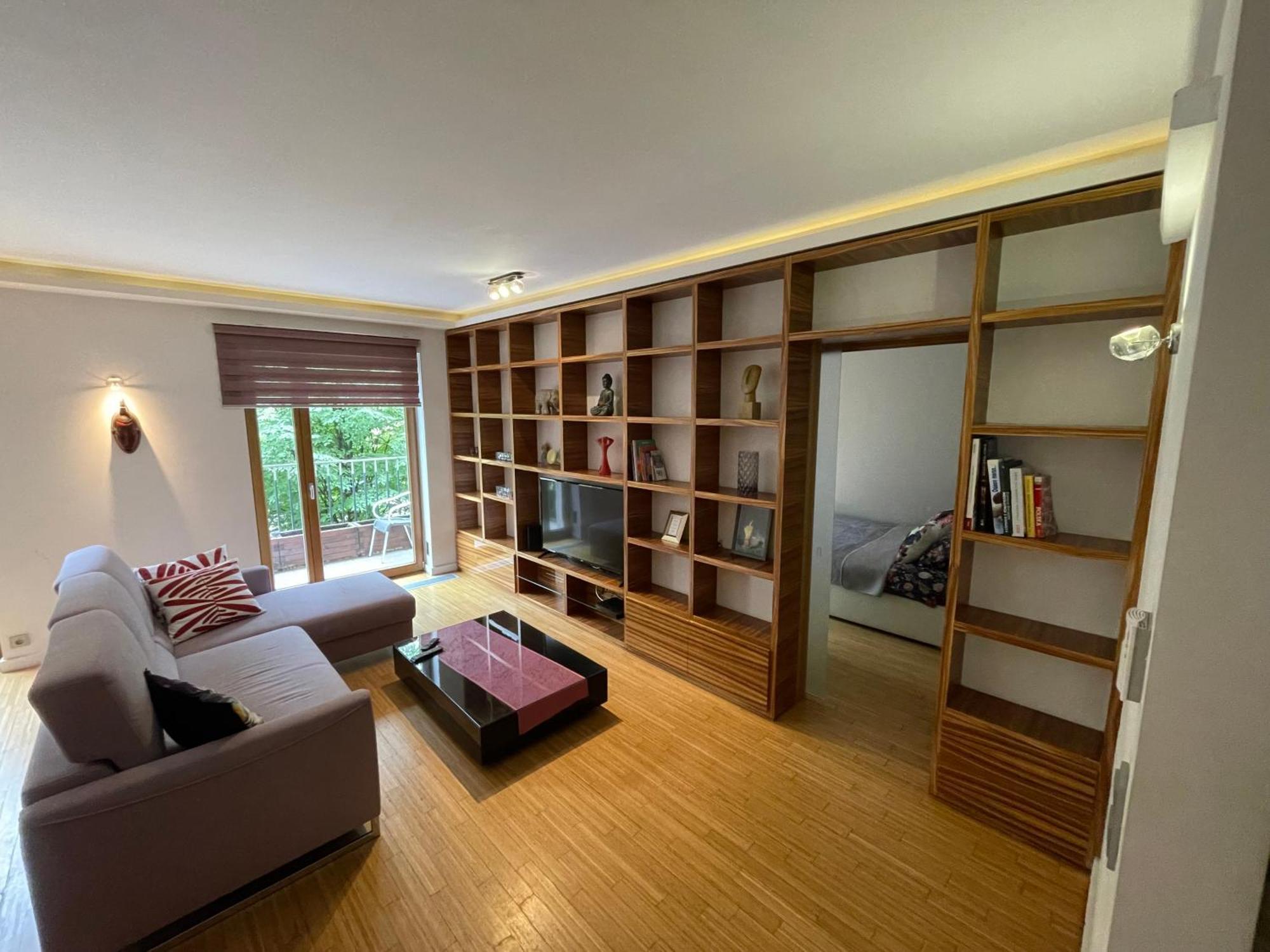 Apartament Comewa *